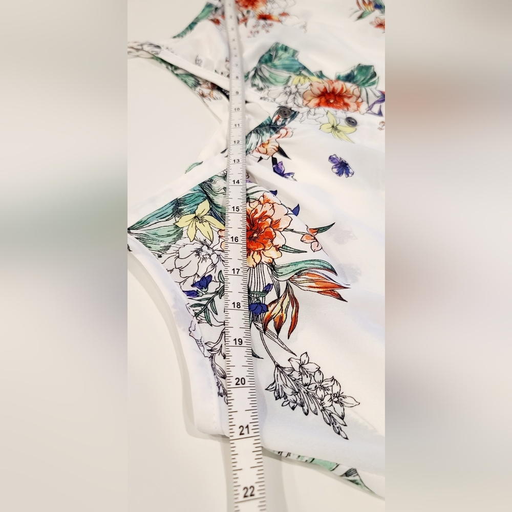 Torrid White Tropical Floral Button-Front Cami Tank Top – Size 00 -M/L - Size 10 - Picture 14 of 16
